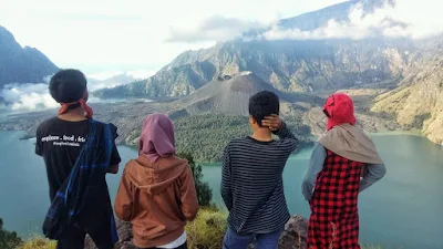 Pendakian Gunung Rinjani via Aik berik