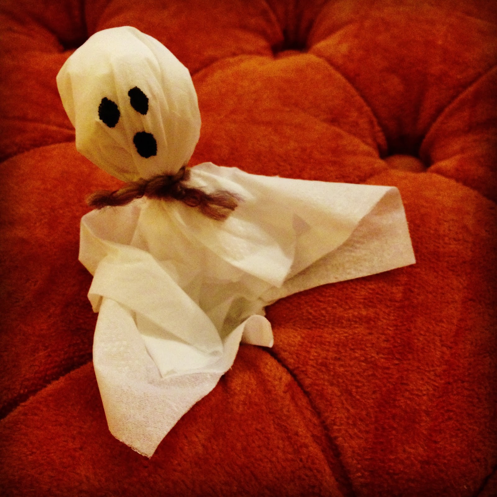 Mistledoe: Halloween Tissue Ghosts
