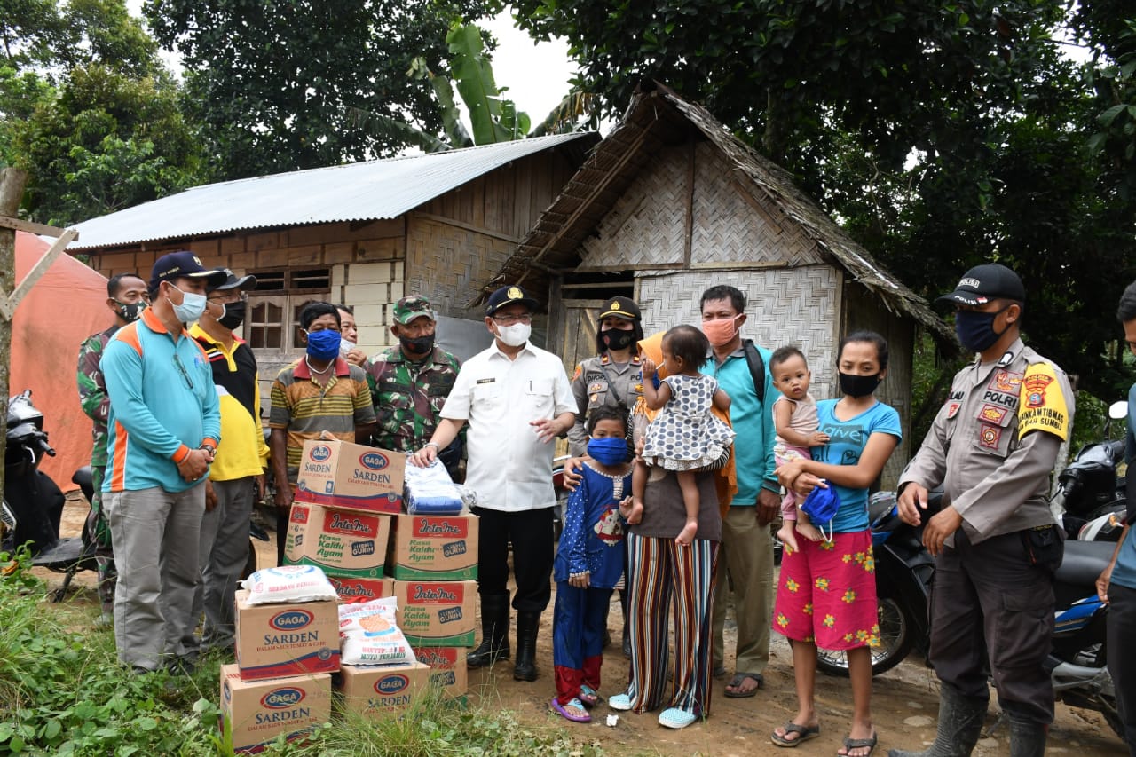 Respons Cepat Tangani Banjir, Pjs. Bupati Sergai Tinjau dan Beri Bantuan ke Masyarakat