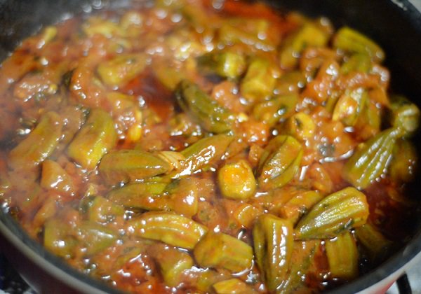 طبق اليوم بالصور: طريقة عمل البامية المجمدة بدون لحم