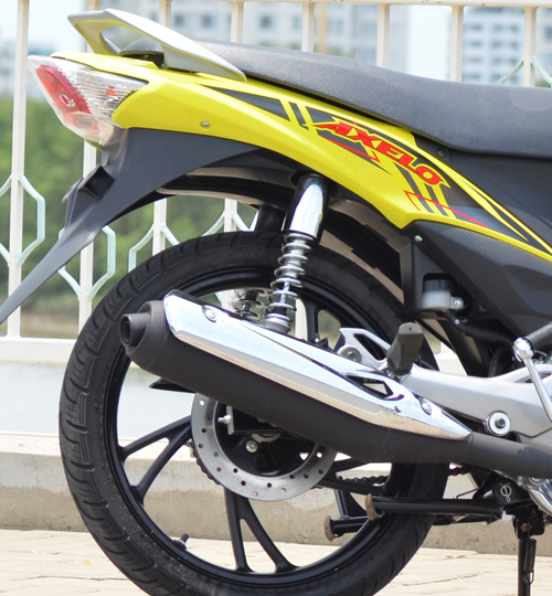 Mẫu sơn xe Suzuki Axelo màu vàng đen zin