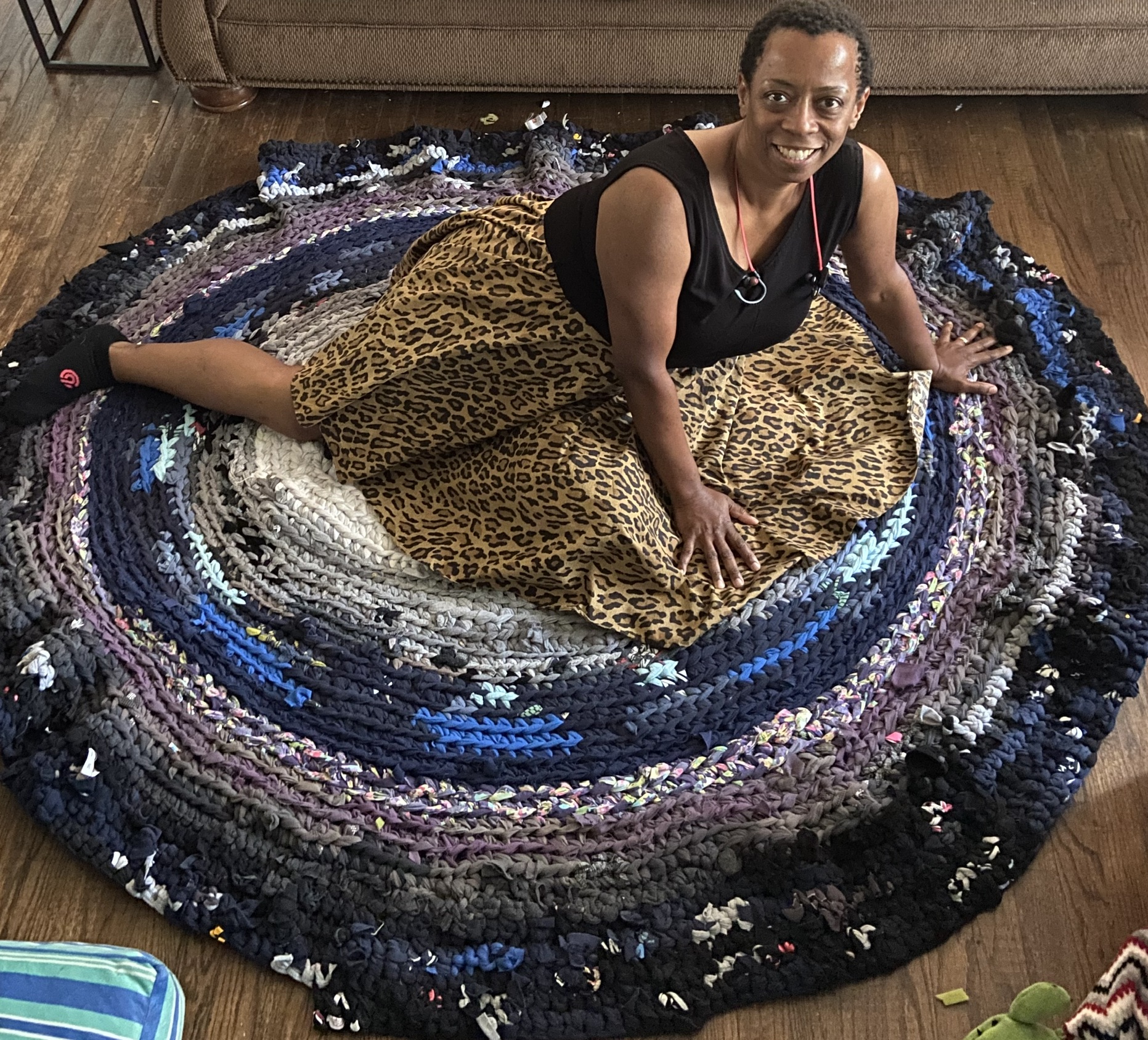 Refashion Coop Rag Rug from old tshirts