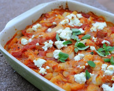 Greek Baked Beans (Gigantes Plaki) ♥ KitchenParade.com, healthy beans cooked until creamy with tomatoes, warm spices in the oven. Vegan. GlutenFree. Weight Watchers Friendly.