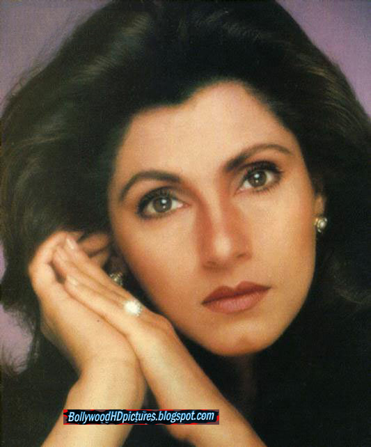 Dimple Kapadia Sexy Video 32