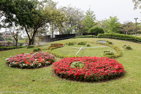 台中東區東峰公園(228紀念公園)兒童遊戲區、體訓場，綠意盎然休閒好去處