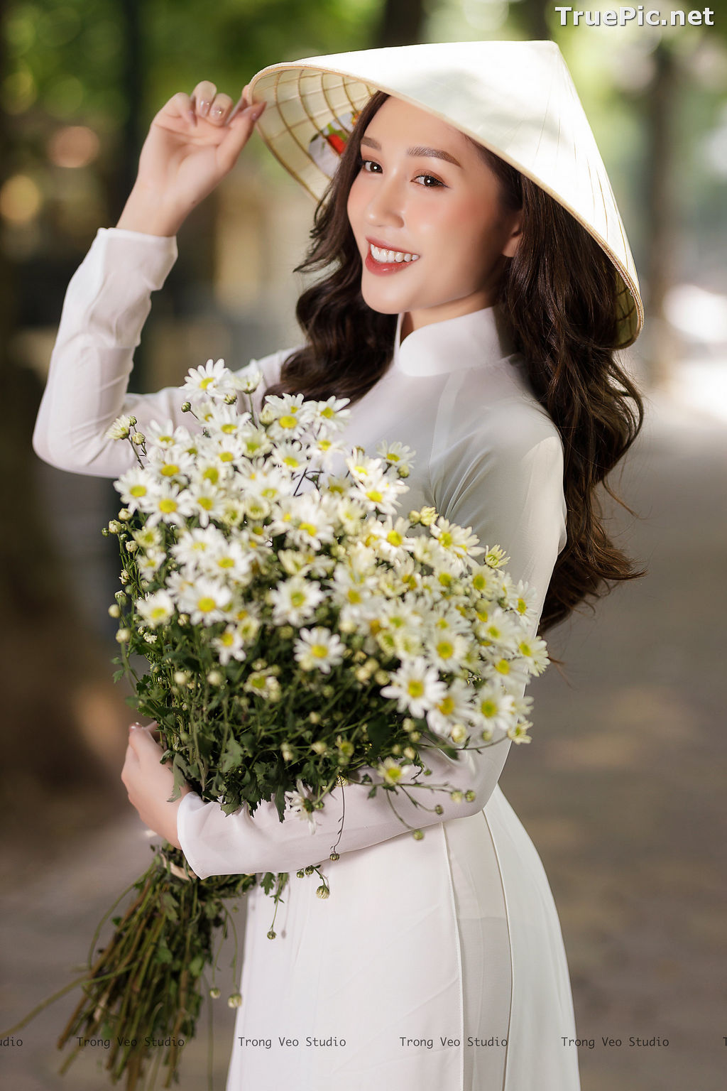 Image The Beauty of Vietnamese Girls with Traditional Dress (Ao Dai) #1 - TruePic.net - Picture-11