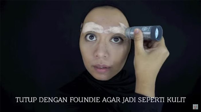 Dibalik Sosok Hantu Valak Conjuring Yang Menyeramkan, Vindy Valak Asal Malang Ini Cantik Dan Berhijab Dibalik Sosok Hantu Valak Conjuring Yang Menyeramkan, Vindy Valak Asal Malang Ini Cantik Dan Berhijab