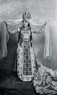 Sybil Sanderson as Massenet's Esclarmonde