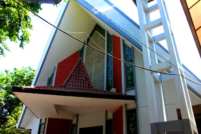 Fotografi Gereja Katolik di Indonesia: Gereja Katolik St. Maria Ratu