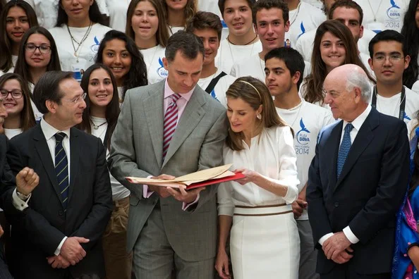 King Felipe and Queen Letizia at a reception to members of the Ruta Quetzal BBVA 2014 expedition 