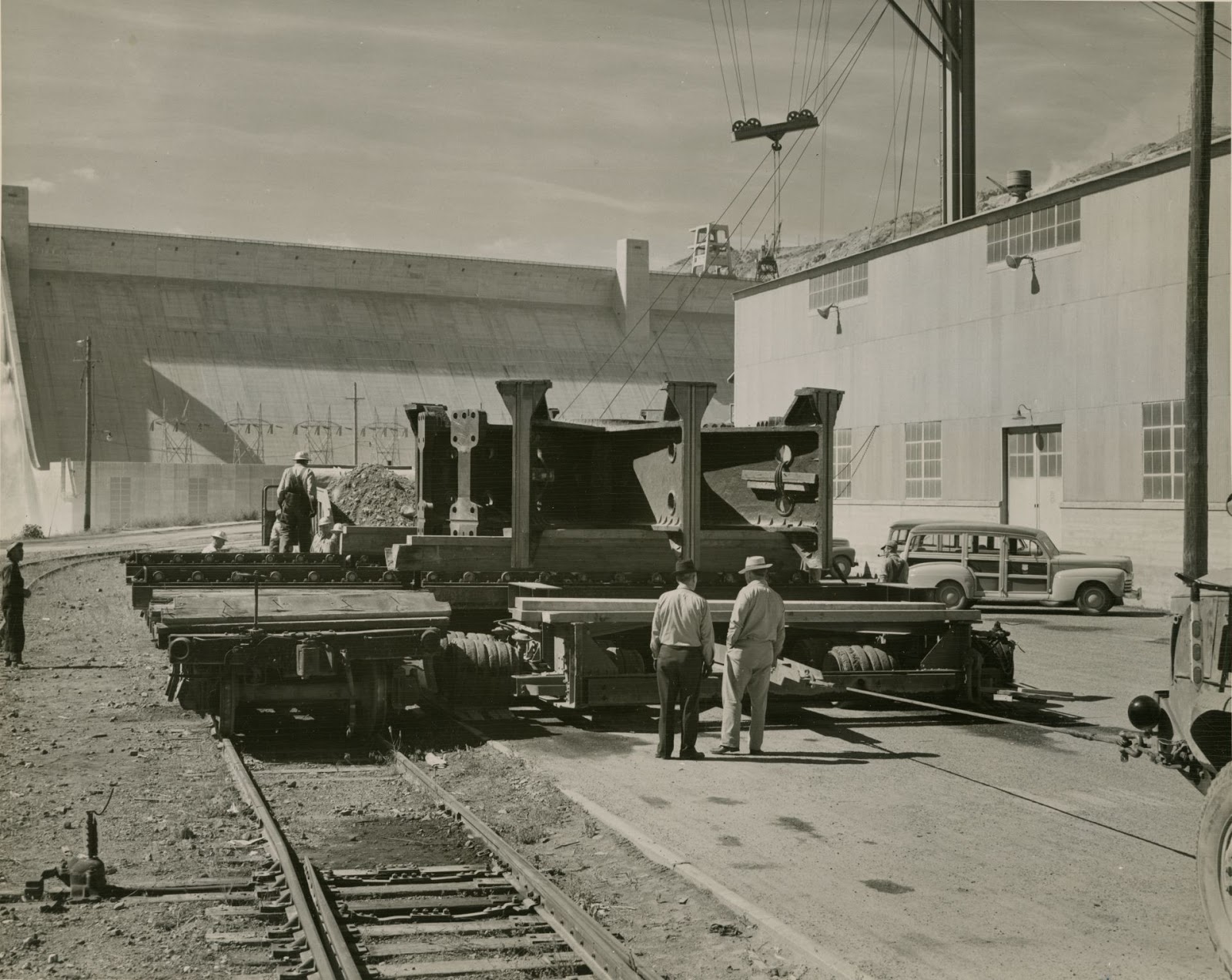 Big Bend Railroad History 1947 Grand Coulee Dam Load View Big Bend Railroad History 1947 Grand Coulee Dam Load View