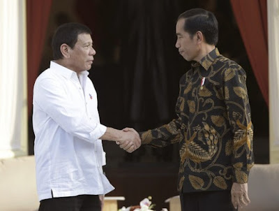 Rodrigo Duterte, left, and Joko Widodo, right.