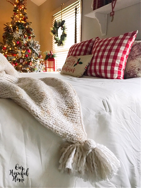 knit throw tassels bed Christmas tree red check pillows