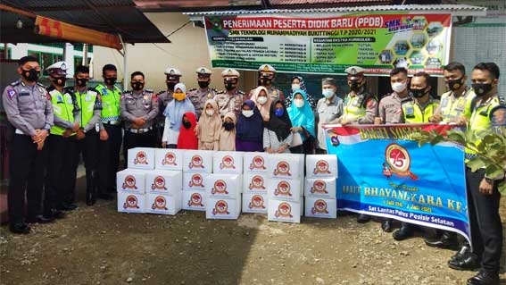 Satlantas Polres Pessel Bantu Anak Yatim PA Muhammadiyah