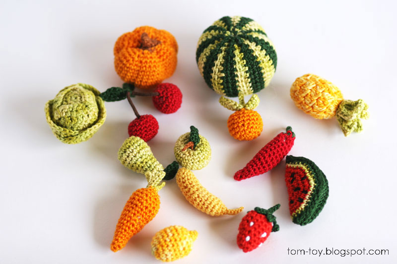 Miniature crochet food