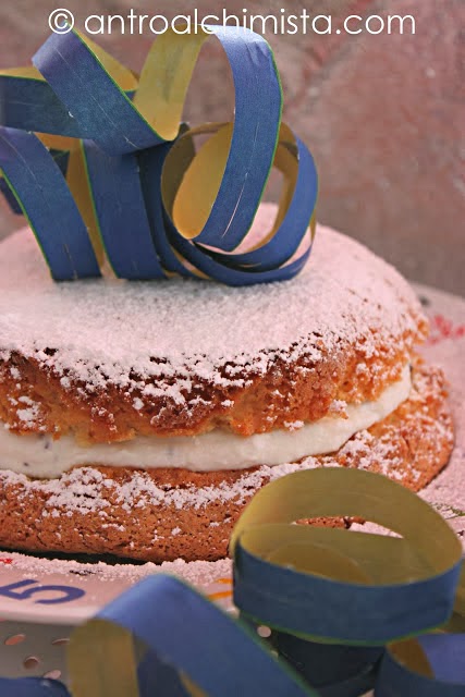 Schiacciata alla Fiorentina con Crema di Ricotta e Scaglie di Cioccolato