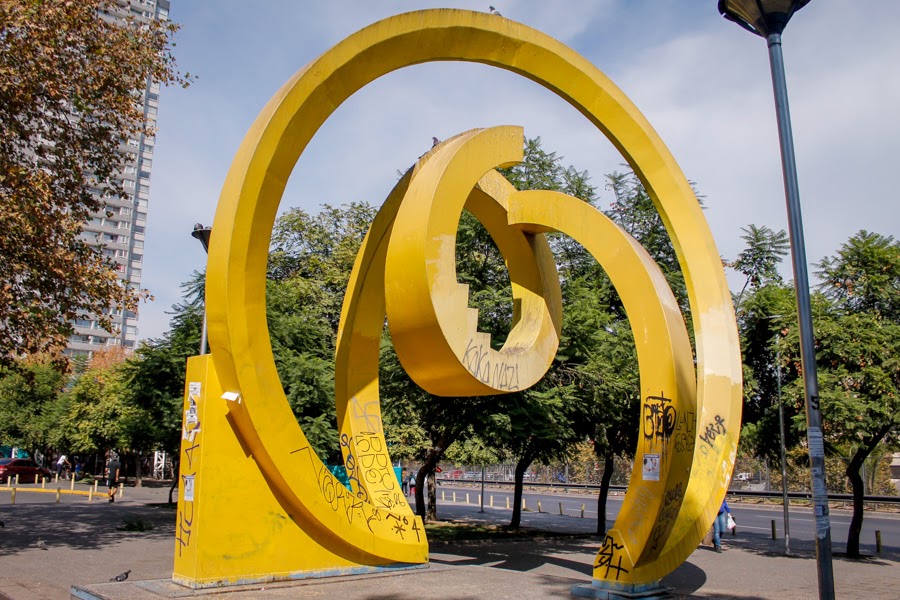 Calle Chile Urban Sculptures Osvaldo Peña 5