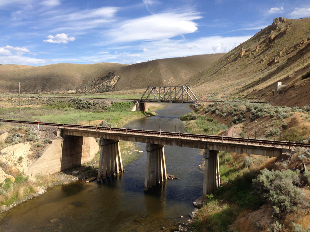 Tracks across Nevada: Finishing the concrete bridge at Golconda