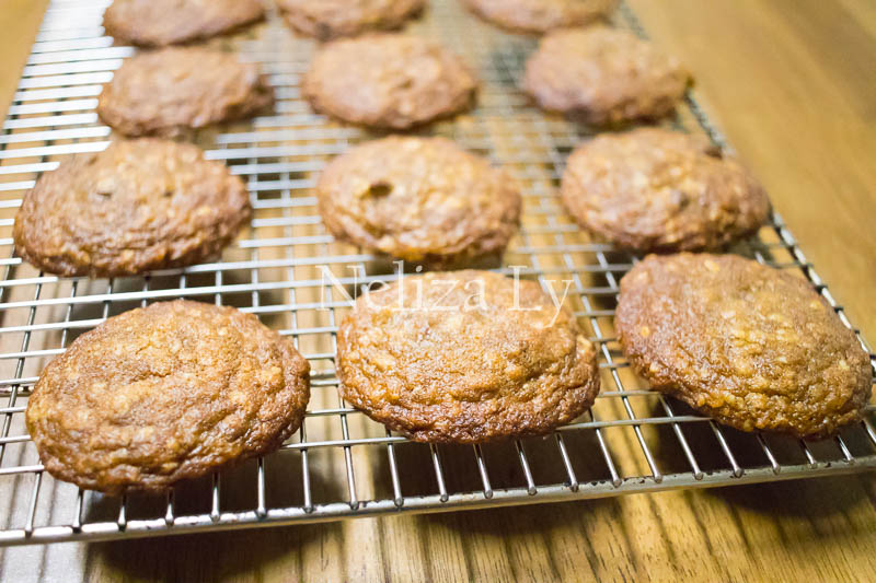 Air fry Oatmeal Chocolate Chip Cookies