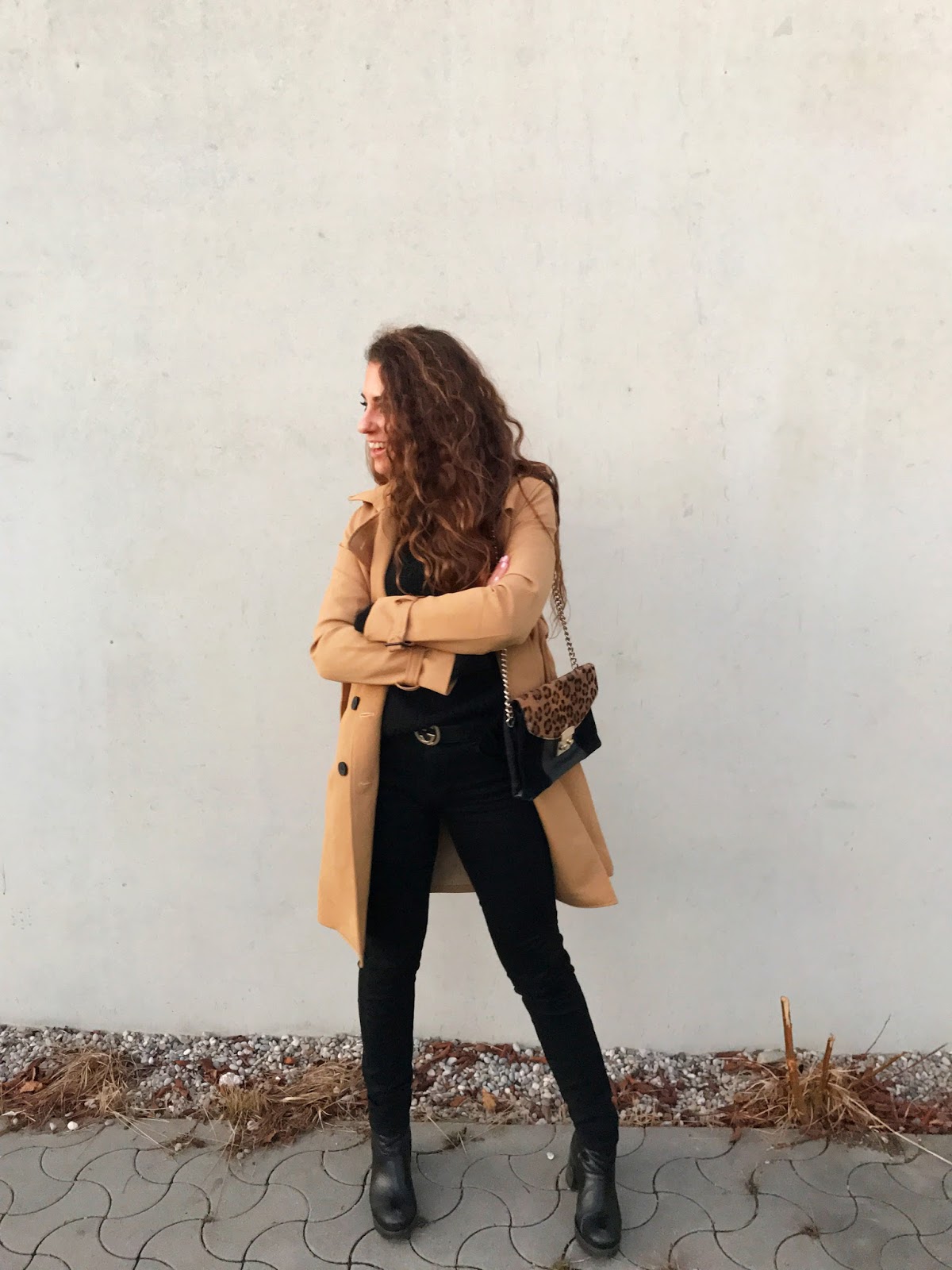 facts you didn't know about trench coats trench coat outfit, trench coat outfit fashion blogger,  fashion need Valentina Rago, fashion need blog, fashion blog Italia, fashion blog Germany, fashion blog munchen