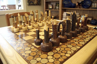 Cool chess-set made with some great woodworking skills