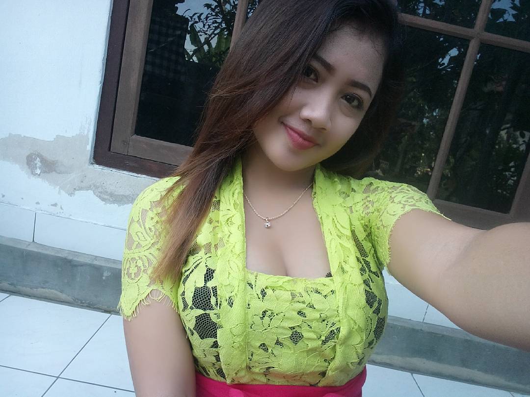 Pembantuku yang cantik menjadi dosen seks ku - koleksi foto bugil