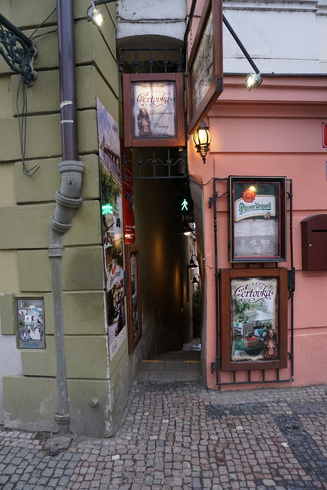 Prag Gezi Rehberi Pragın en dar sokağı