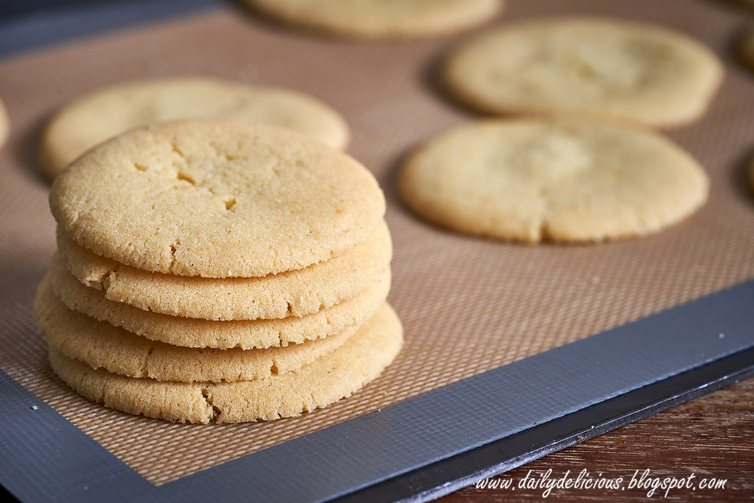 dailydelicious: Sugar cookies: Simple sweet cookies