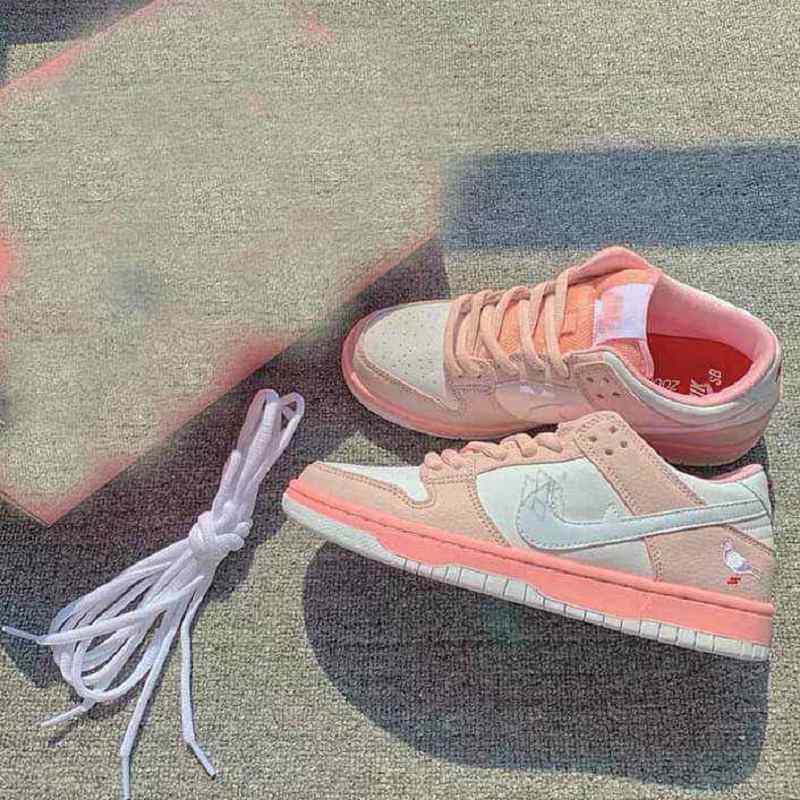 Giày thể thao hoa anh đào 23112001, màu sắc nổi bật Giày thể thao hoa anh đào 23112001, màu sắc nổi bật