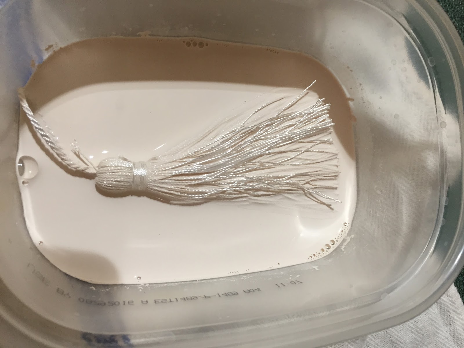 Dying white tassel pink Dying white tassel pink