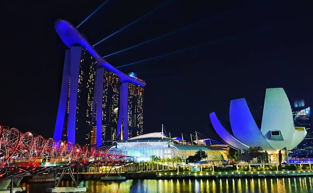 Potret Singapore Saat Malam Hari Begitu Romantis