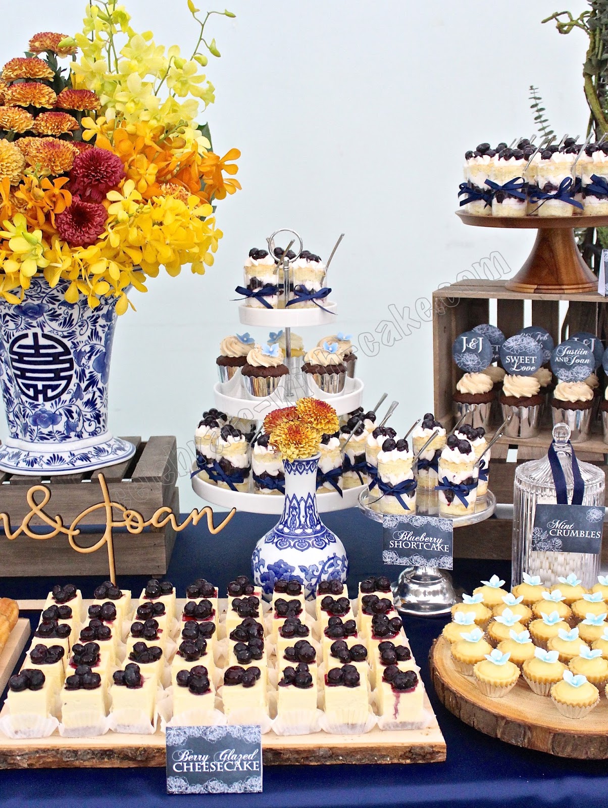 Celebrate with Cake!: Chinese Porcelain themed Wedding Dessert Table