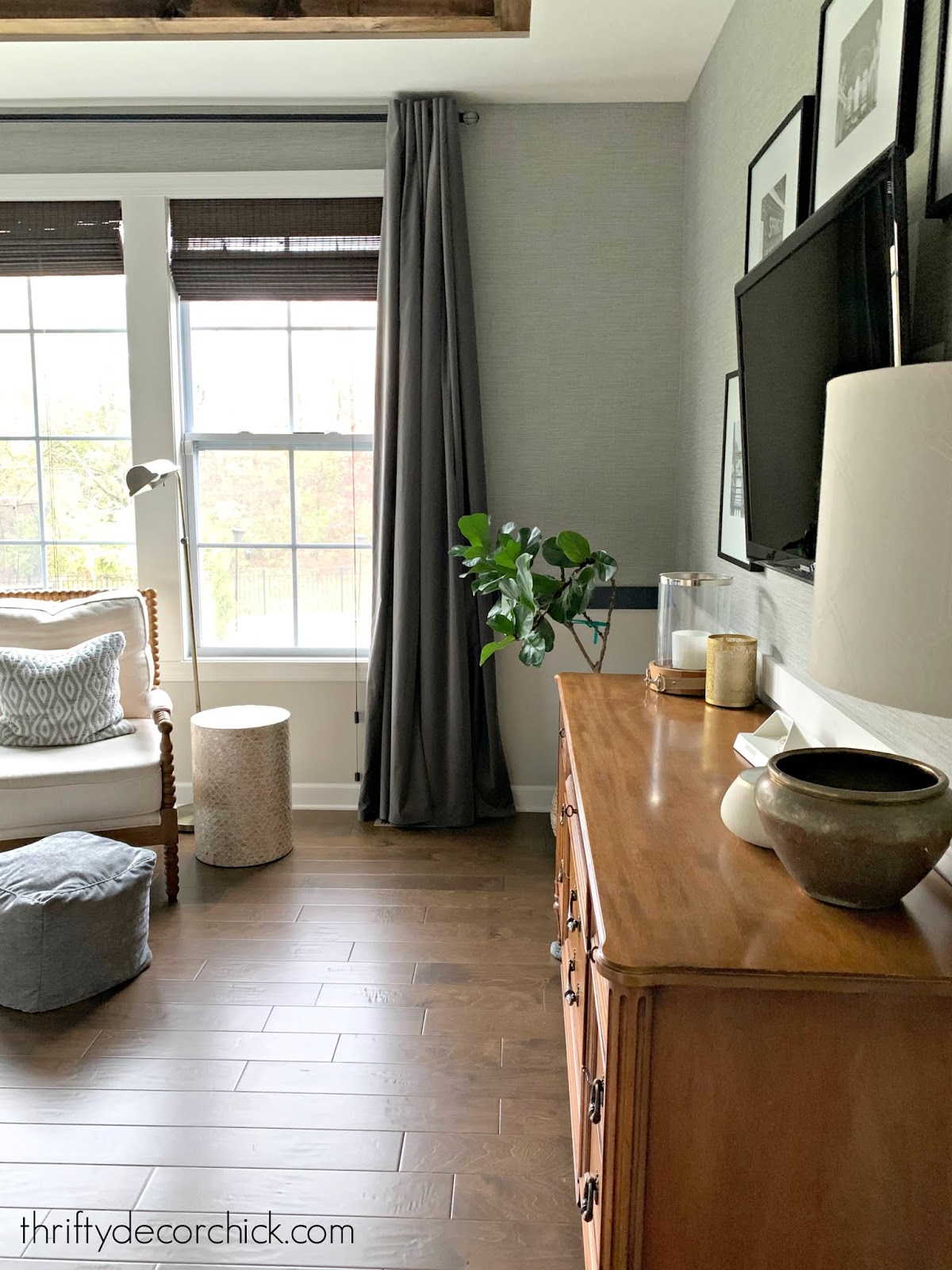 The Gray Grasscloth Wallpaper on our Bedroom Walls Thrifty Decor