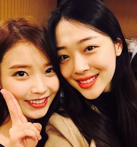 Iu S Song Peach Which Was Inspired By Sulli Back To The Chart After The Death News Of Her Story Kpop