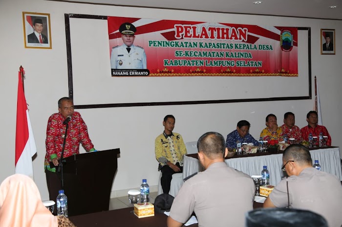 Staf Ahli Bupati, Buka Pelatihan Peningkatan Kapasitas Kepeminpinan Kepada 24 Kepala Desa se-Kecamatan Kalianda Lamsel.