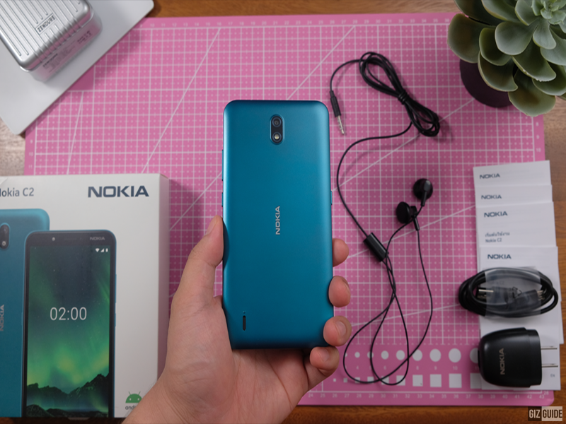 The rear camera and single-firing speaker The rear camera and single-firing speaker