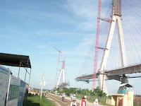 Final phase of construction of the Can Tho Bridge