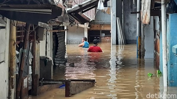 Polisi Jawab Munarman Soal Banjir: Silakan Bantu, Jangan Pakai Atribut FPI