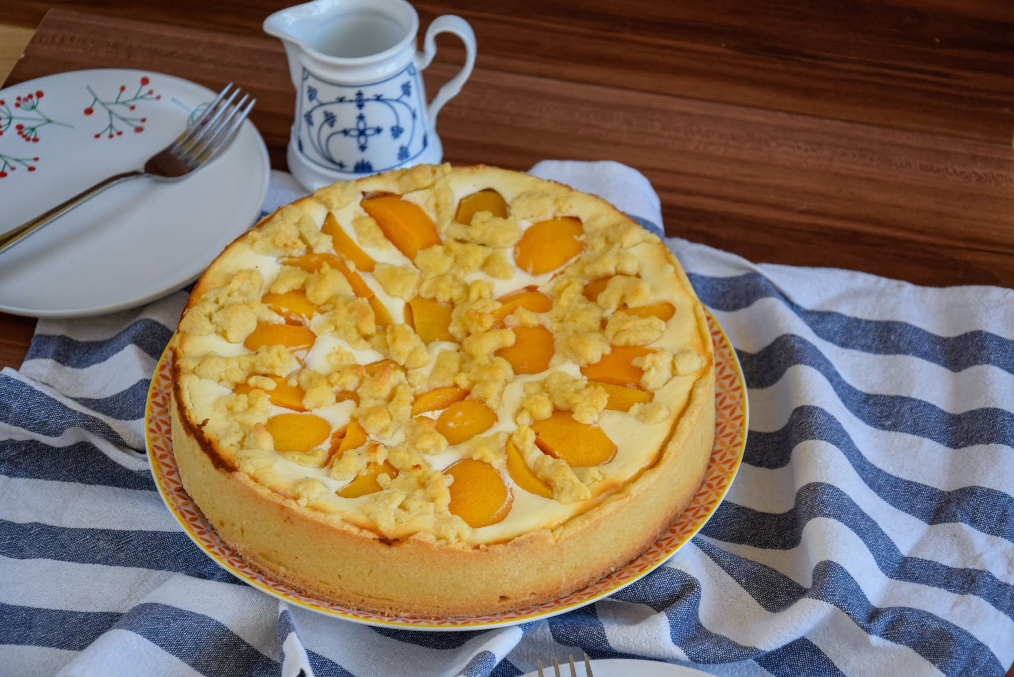 kiras_bakery: Pfirsich-Käsekuchen mit Butterstreuseln/ super cremig und ... kiras_bakery: Pfirsich-Käsekuchen mit Butterstreuseln/ super cremig und ...