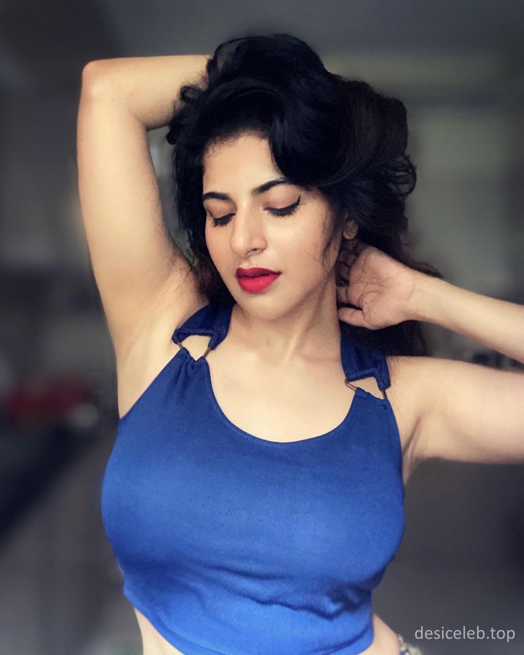 Tamil Actress Iswarya Menon Big Boobs Pics collections, Iswarya Menon big melons, Iswarya Menon boobs, Iswarya Menon cleavage