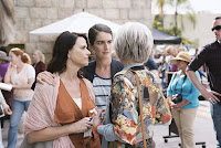Gaby Hoffman and Amy Landecker in Transparent Season 4 (7)