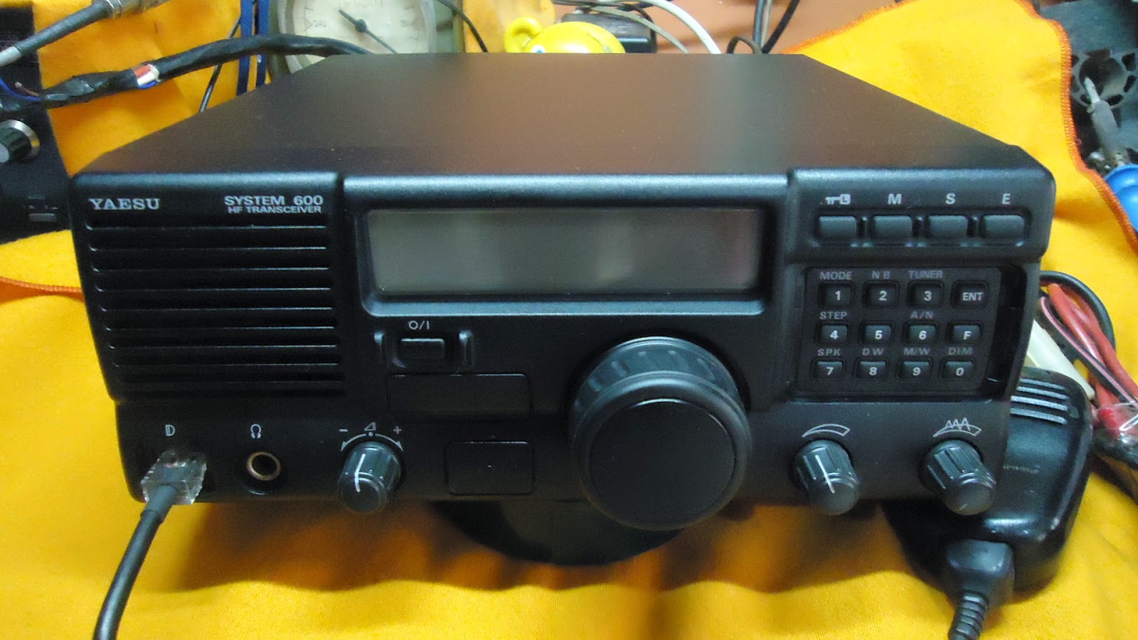 Рация Yaesu си би