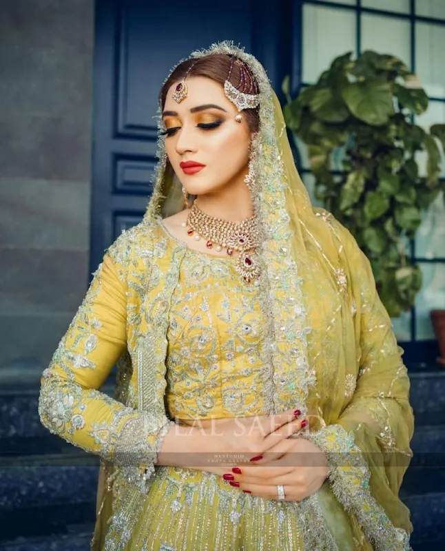 Momina Iqbal Ethereal Pictures from Zartash Couture Bridal Photoshoot