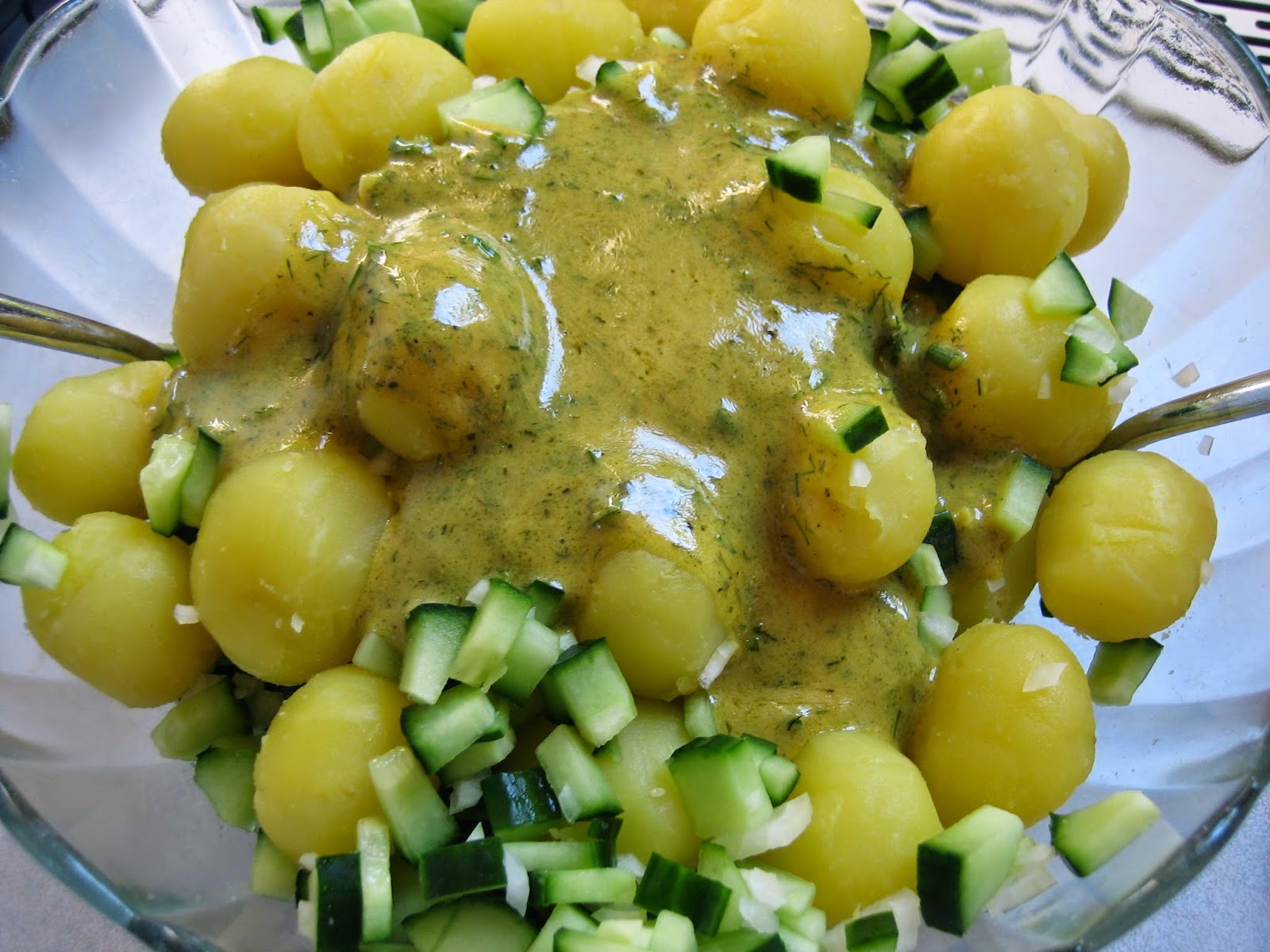 vegetarisch.alltagstauglich.gut: Erfrischender Kartoffelsalat mit Gurke ...