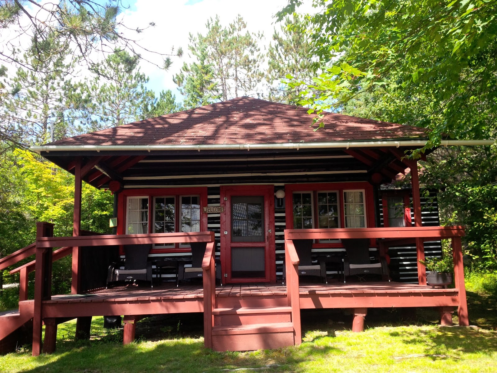 Offgrid Life Log Cabin at Lake of Two Rivers, Algonquin Park, Ontario