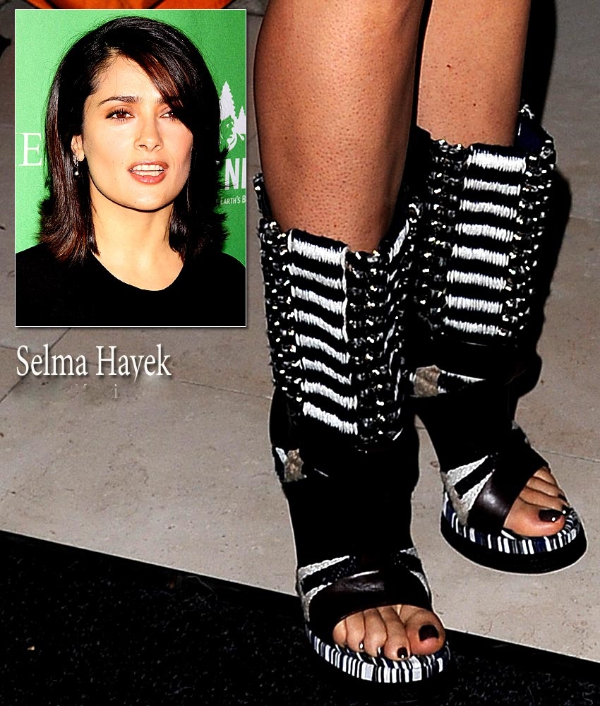Feet salma. Хайек feet. Salma Hayek feet. Сальма Хайек Феет. Сальма Хайек фут фетиш.