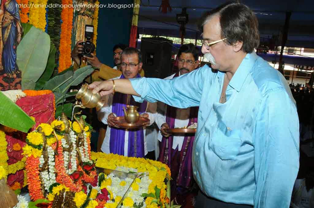 Aniruddha Bapu_Abhishek_on_ Ramsitalakshamn Aniruddha Bapu_Abhishek_on_ Ramsitalakshamn