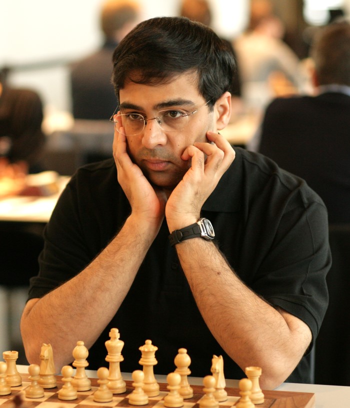 O próximo Bobby Fischer é indiano, tem 12 anos e gosta de andar de