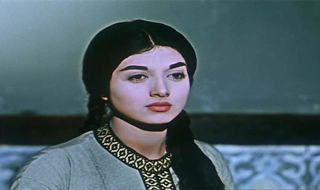 محطات في حياة نجمة مصر الأولى الفنانة نبيلة عبيد