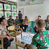 Kapolsek Batu Benawa Berikan Kue Ultah Sebagai Simbol Perekat Sinergitas TNI-Polri di Makoramil 1002-07/Pagat
